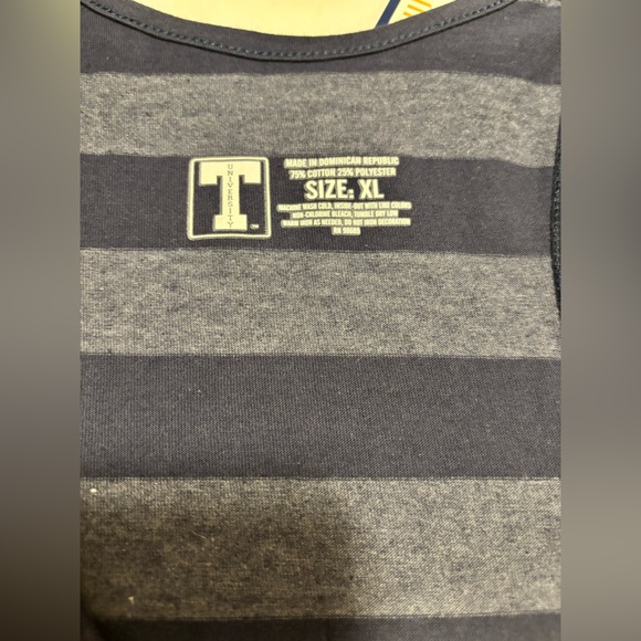 Notre Dame NWT, officially licensed blue & gray rugby stripe with gold ND, XL - Picture 3 of 10